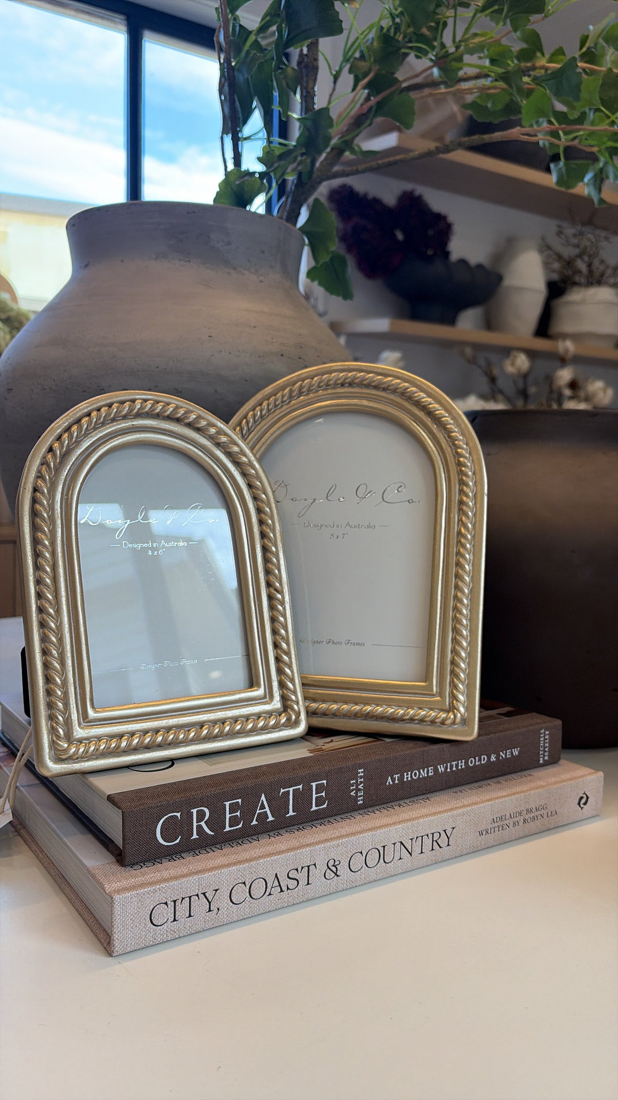 ARCH ROPE DETAIL GOLD FRAME 5X7