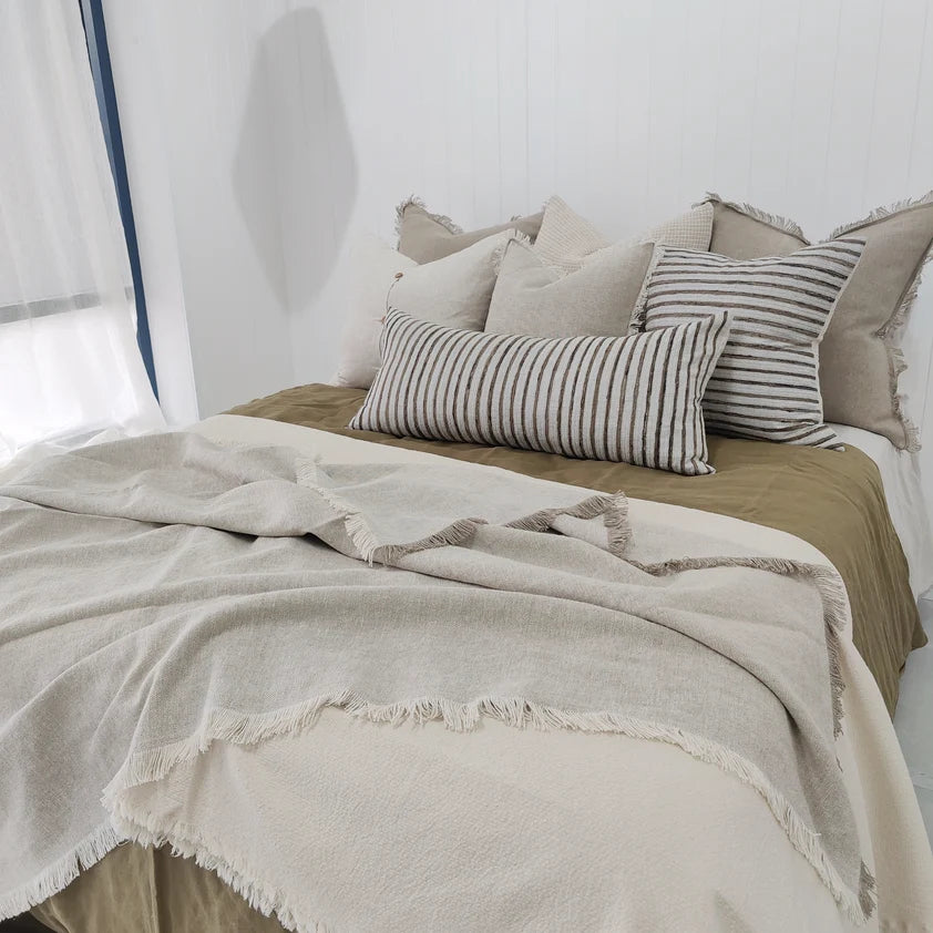 Riveria Linen Throw Oatmeal